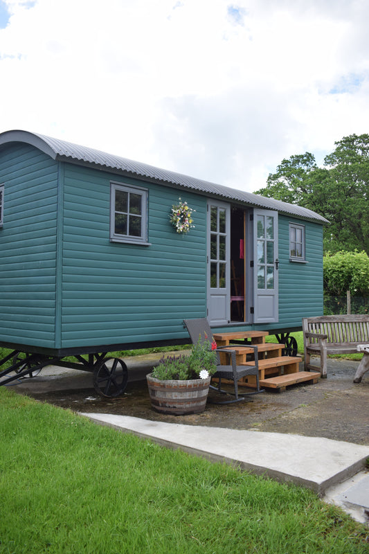 Visit Artist Sharron Russell's Studio on Swinton Estate